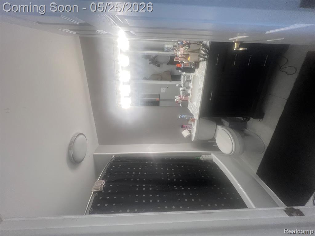 230 Main Sail Court, Detroit, MI 48207 — Photo 20