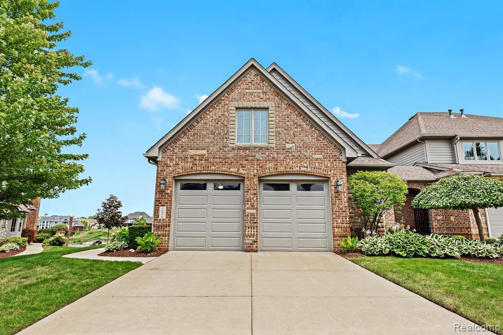 10815 SPARKLING WATERS Court, South Lyon, MI 48178 — Photo 3