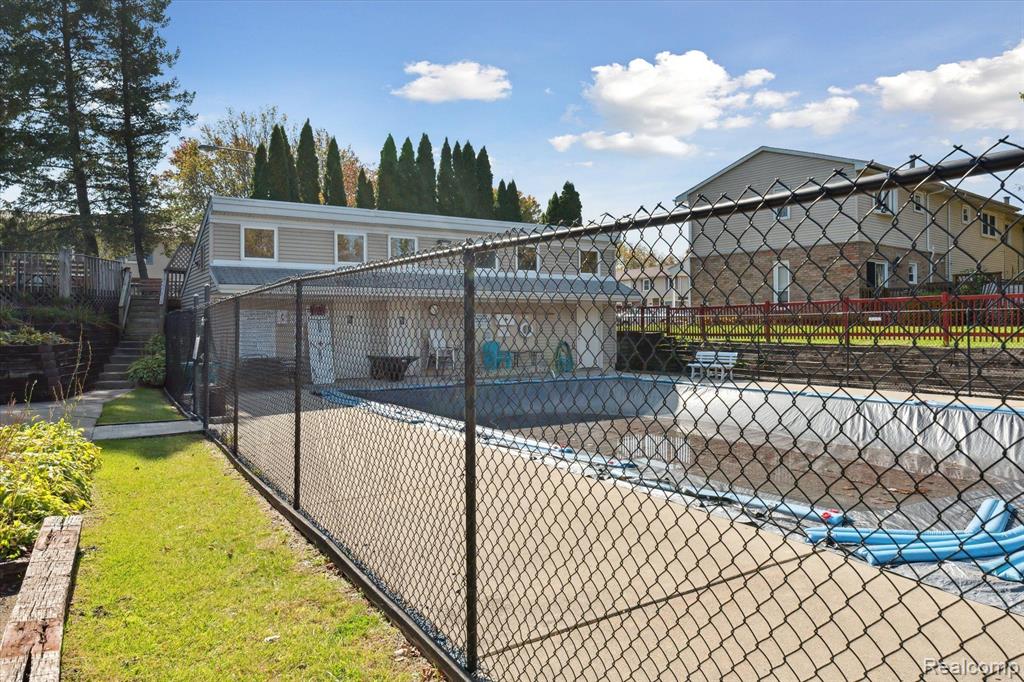 13365 LAKE POINT Boulevard, Belleville, MI 48111 — Photo 52