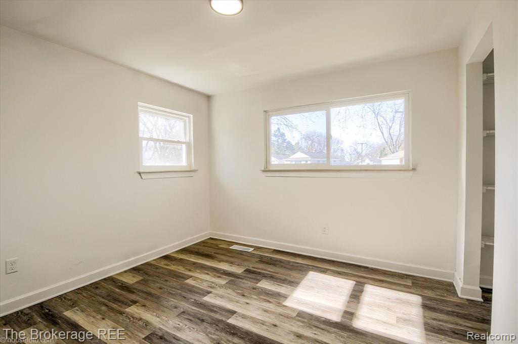 4912 SUNDALE Drive, Clarkston, MI — Photo 25