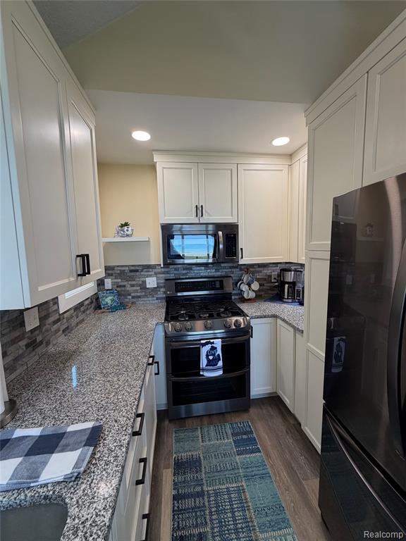 6897 N Us Highway 23, Oscoda, MI 48750 — Photo 18