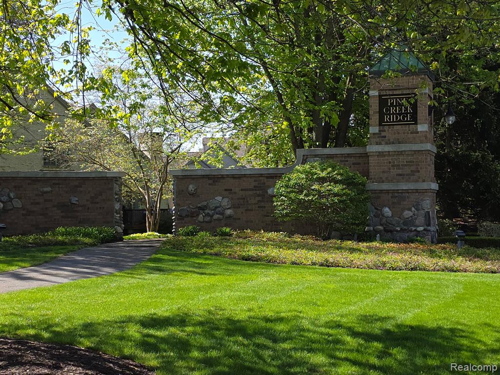 7350 Pine Vista Drive, Brighton, MI 48116 — Photo 11