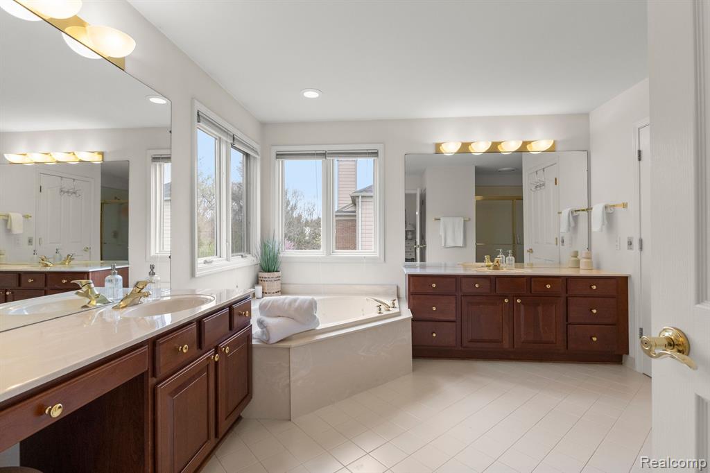 44421 WHITE PINE Circle E, Northville, MI 48168 — Photo 32