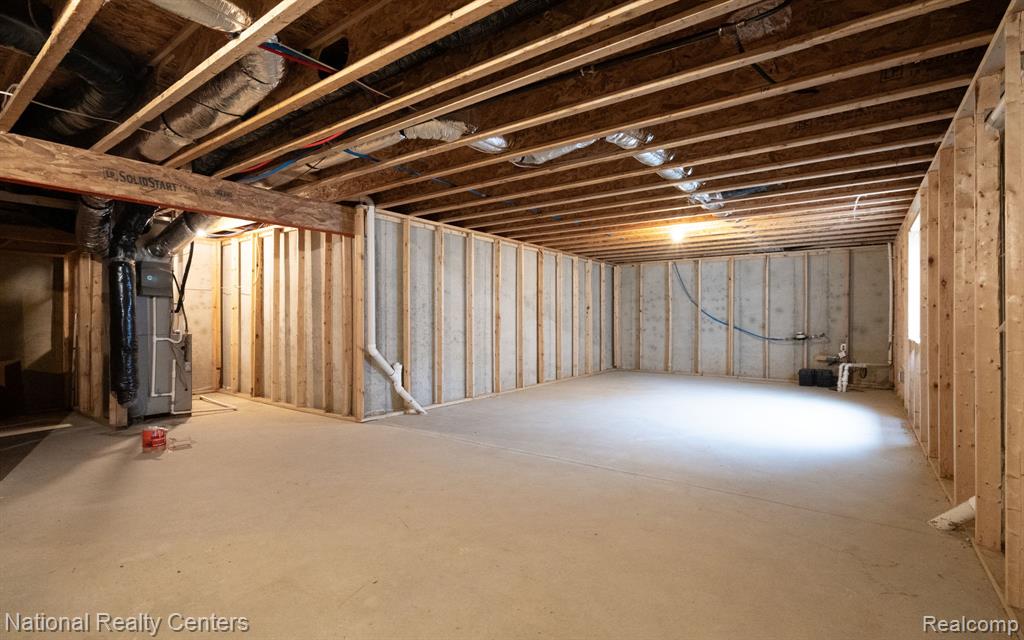 7025 Marigold Court, Grand Blanc, MI 48439 — Photo 26