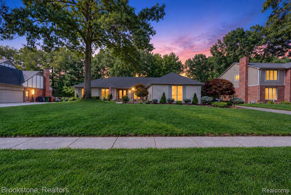 11921 Raintree Court, Shelby Twp, MI 48315