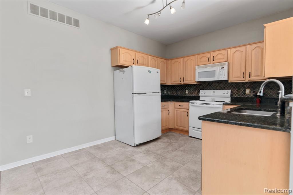 43127 Strand Drive, Sterling Heights, MI 48313 — Photo 8