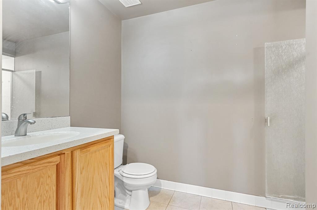 864 Amanda Lane, Pontiac, MI 48340 — Photo 15