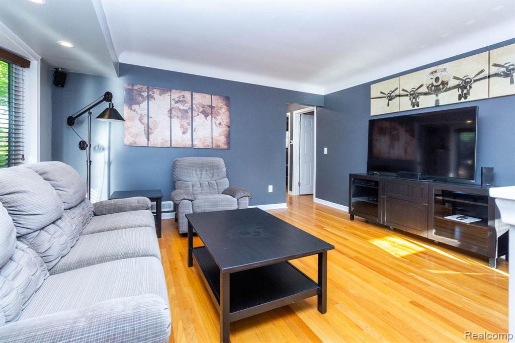 4333 Manor Avenue, Royal Oak, MI 48073 — Photo 8