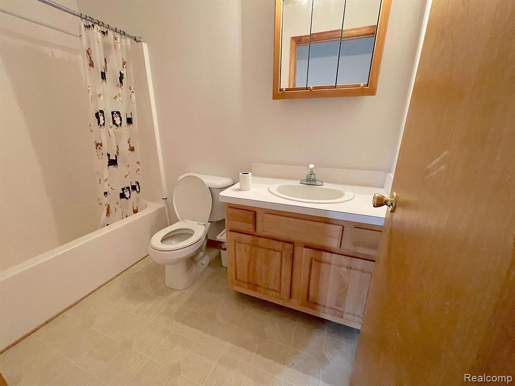 428 MARIGOLD Circle, Westland, MI — Photo 10