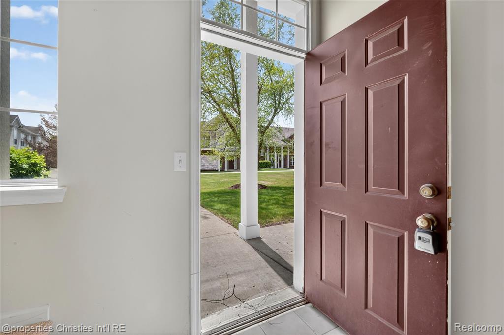 16773 Carriage Way, Northville, MI 48168 — Photo 7