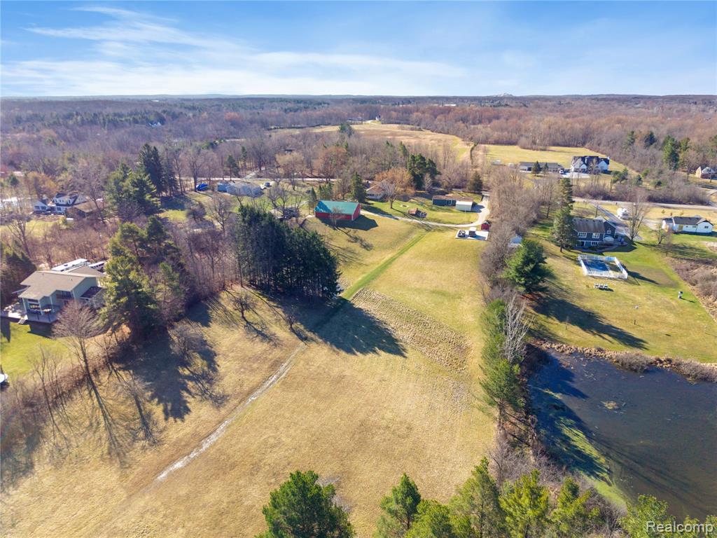 7163 Burpee Road, Grand Blanc, MI 48439 — Photo 53