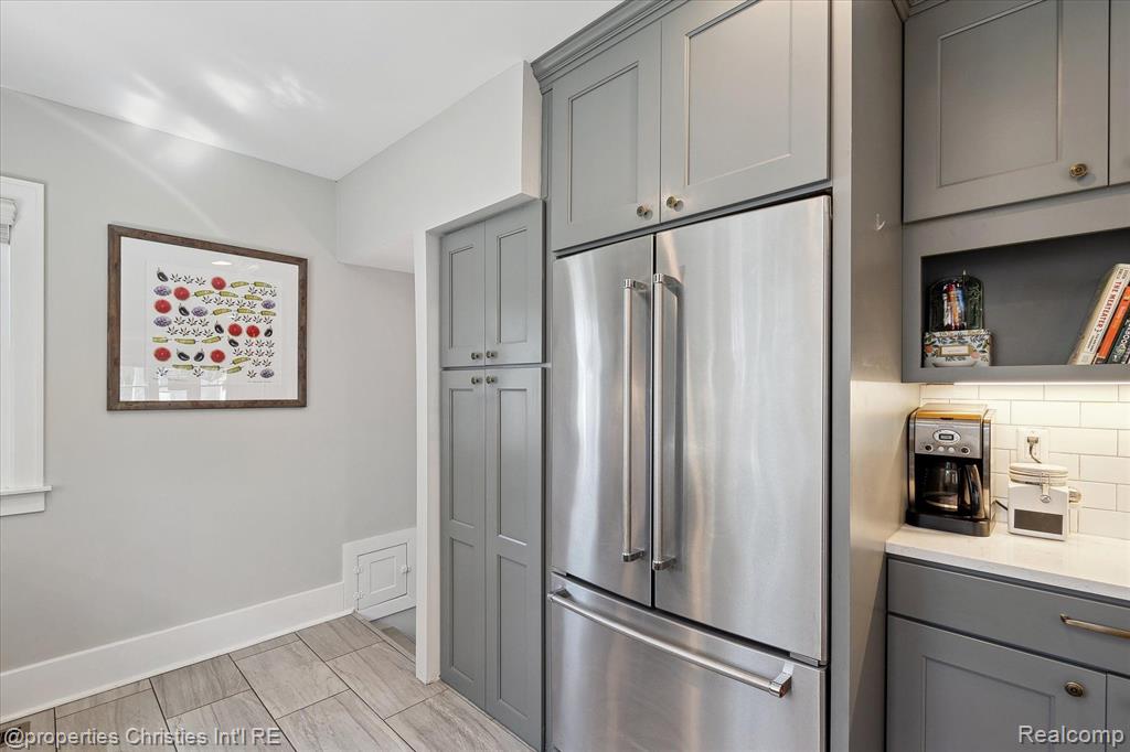 712 S LAUREL Street, Royal Oak, MI 48067 — Photo 19