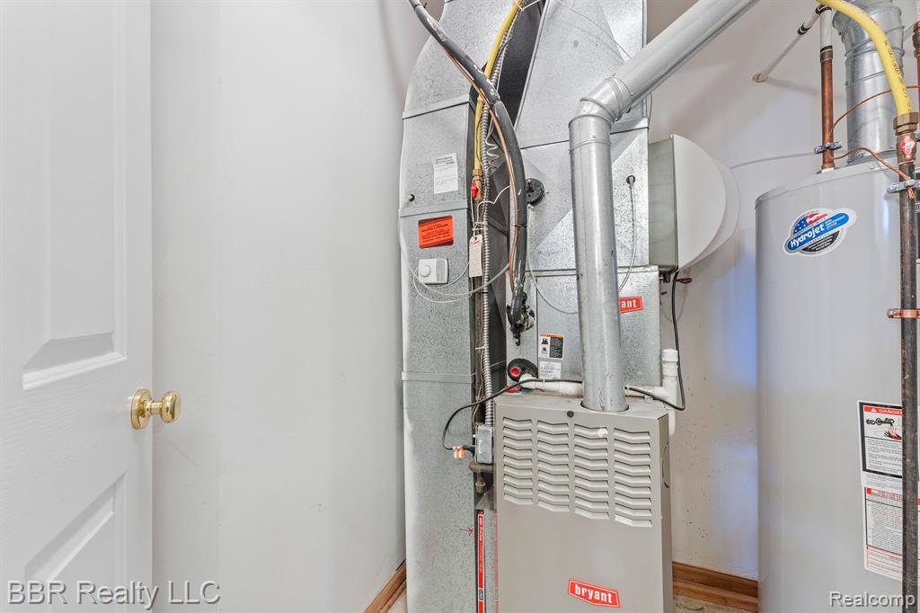 5485 GREENWAY Drive, Trenton, MI, 48183