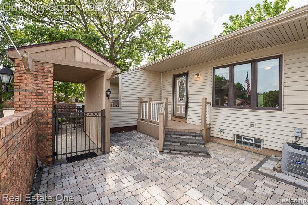 62292 Yorktown Drive, 2, South Lyon, MI 48178 — Photo 5