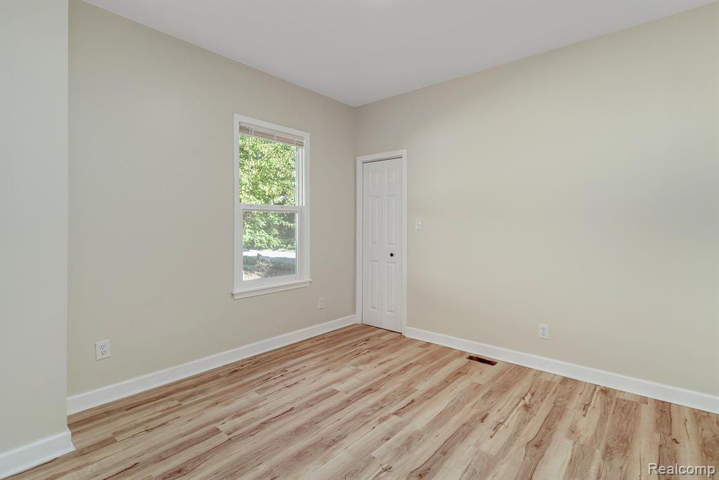 4829 HURLBUT Street, Detroit, MI 48214 — Photo 7