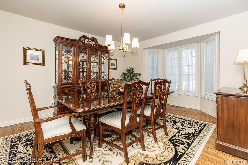 6615 Chatham Circle, Rochester Hills, MI 48306 — Photo 9