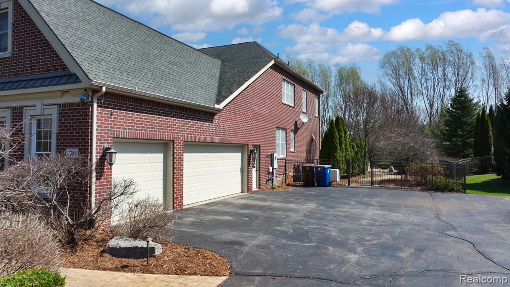 7286 Brentwood Court, Ypsilanti, MI 48198 — Photo 9