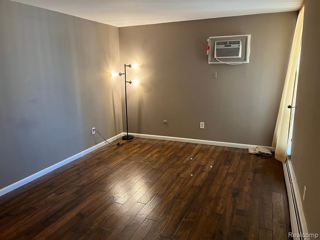 4909 Crooks Road, E 11, Royal Oak, MI 48073 — Photo 16