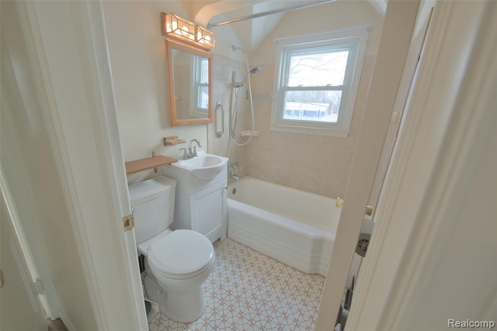 9249 Whitall Lane, Grosse Ile, MI 48138 — Photo 13