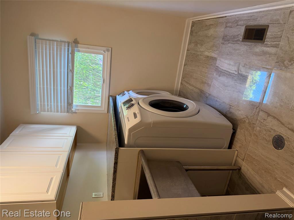 46310 Lafonde Court, Plymouth, MI 48170 — Photo 17