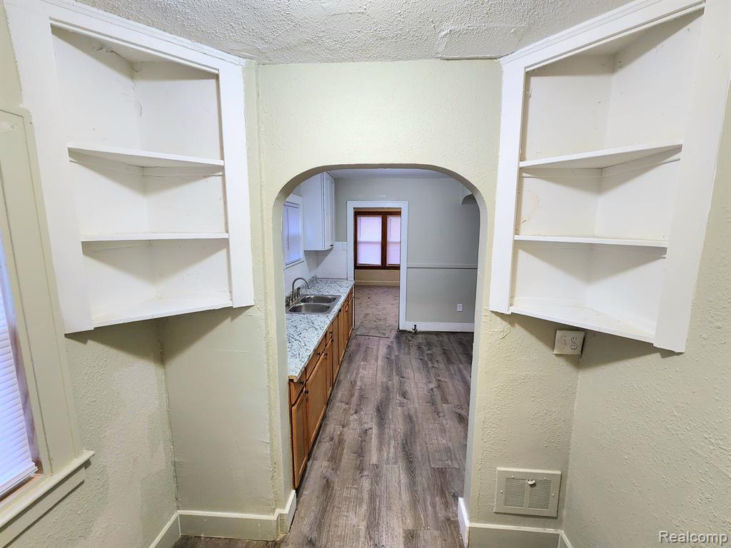 9258 BOLEYN Street, Detroit, MI 48224 — Photo 9
