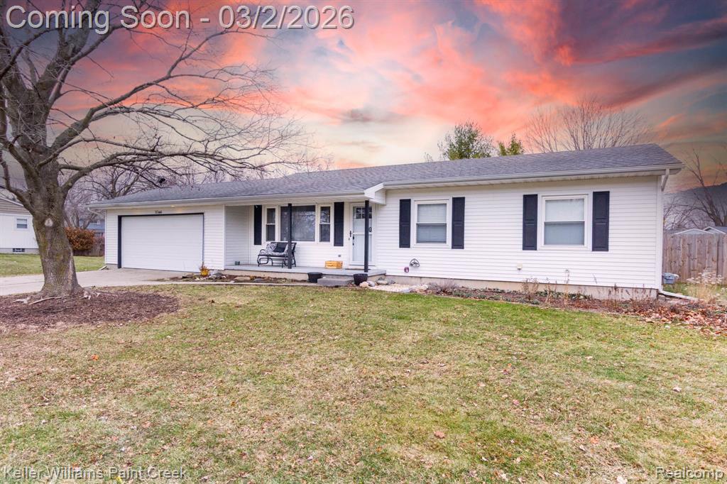 11346 Stoney Brook Drive, Grand Ledge, MI 48837 — front exterior