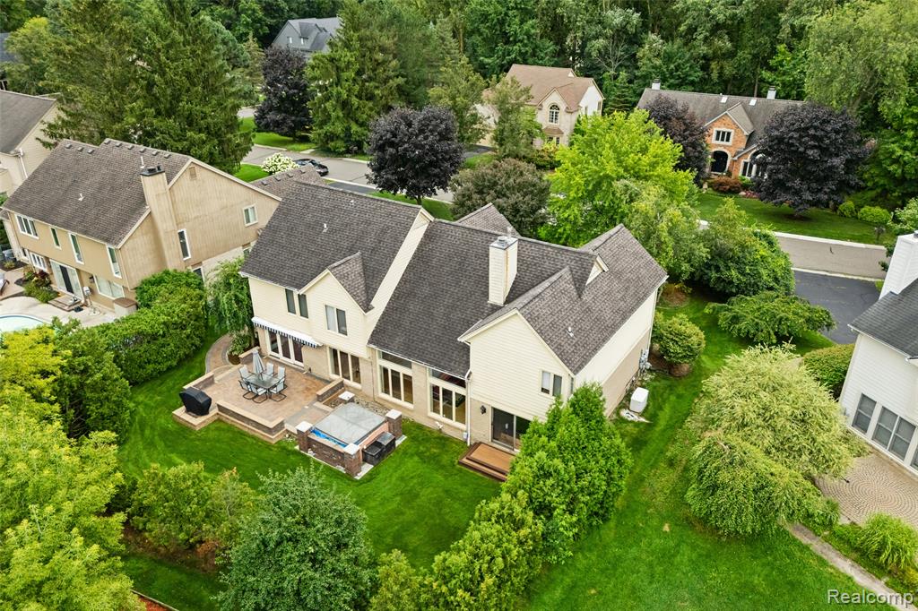 6034 Beachwood Drive, West Bloomfield, MI 48324 — Photo 49