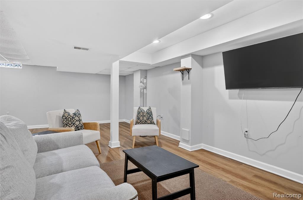 46582 Middle Brook Drive, Macomb, MI 48044 — Photo 28