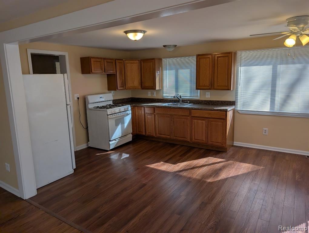 4024 Wenonah Lane, Waterford, MI 48328 — Photo 21