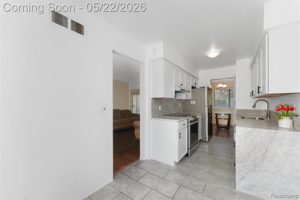 32105 W 12 Mile Road, Farmington, MI 48334 — Photo 15