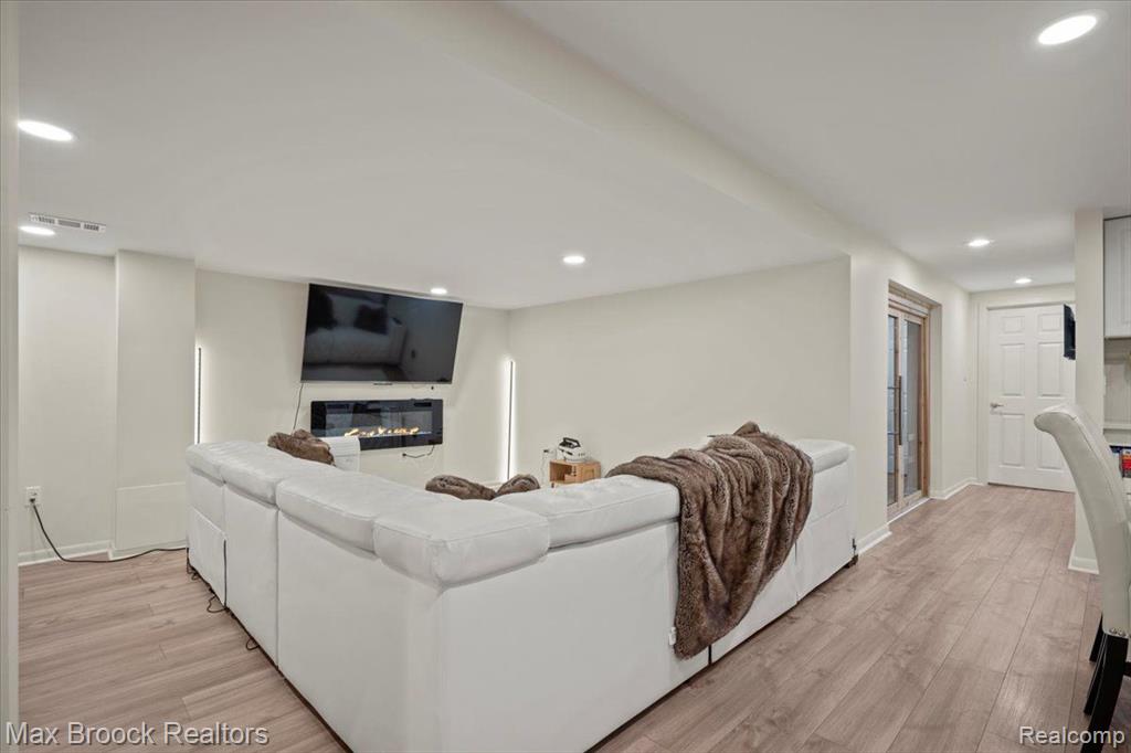 6362 CHARLES Drive, West Bloomfield, MI — Photo 57