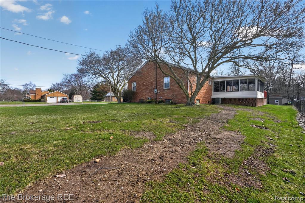 4224 Potter Road, Burton, MI 48509 — Photo 33