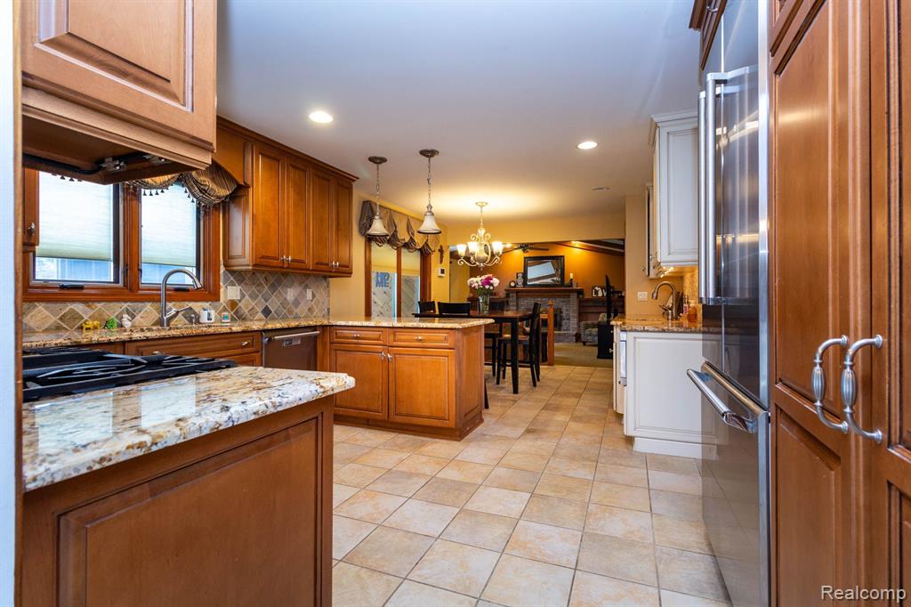 45515 EMERALD FOREST Drive, Novi, MI — Photo 13