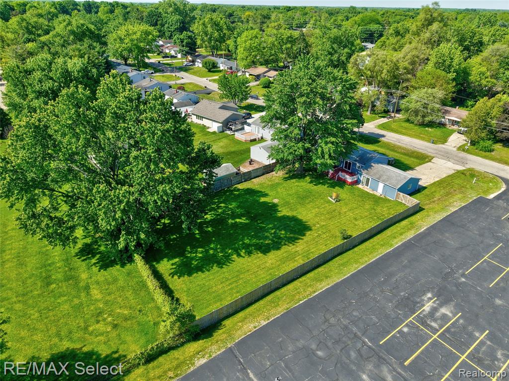 4075 Bristolwood Drive, Flint, MI 48507 — Photo 10