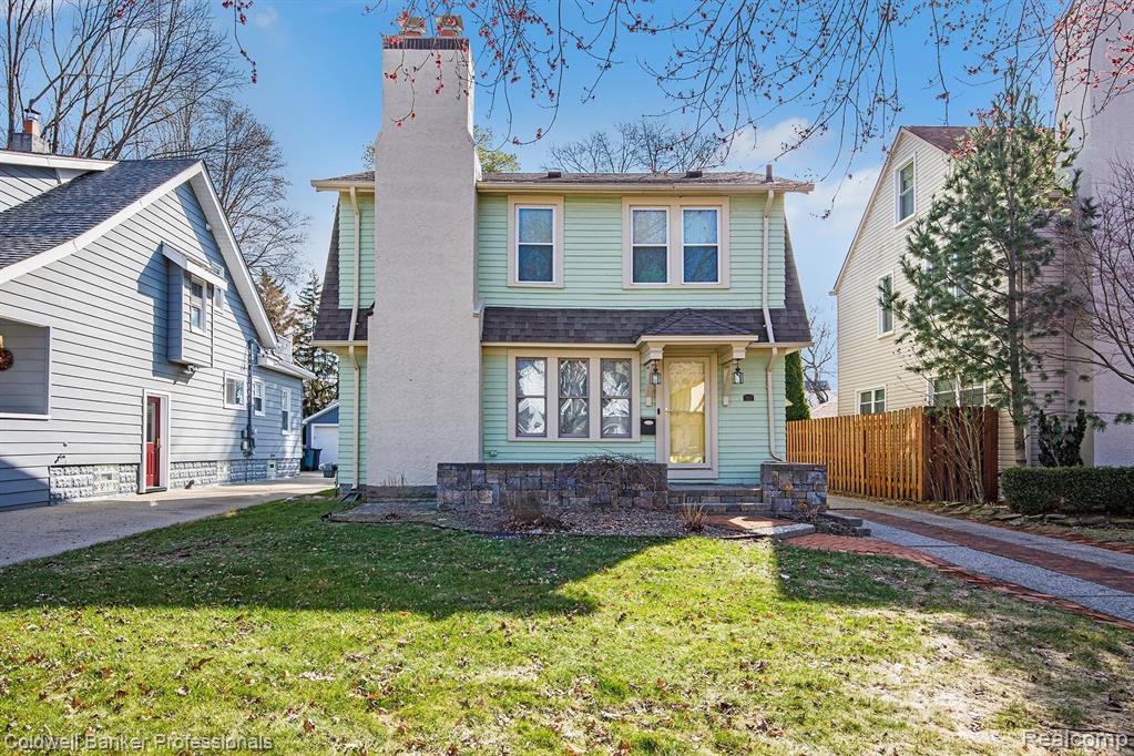 913 IRVING Avenue, Royal Oak, MI 48067 — Photo 2