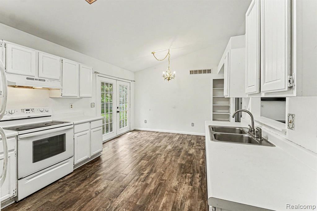 4228 Thom Street, Burton, MI 48509 — Photo 7