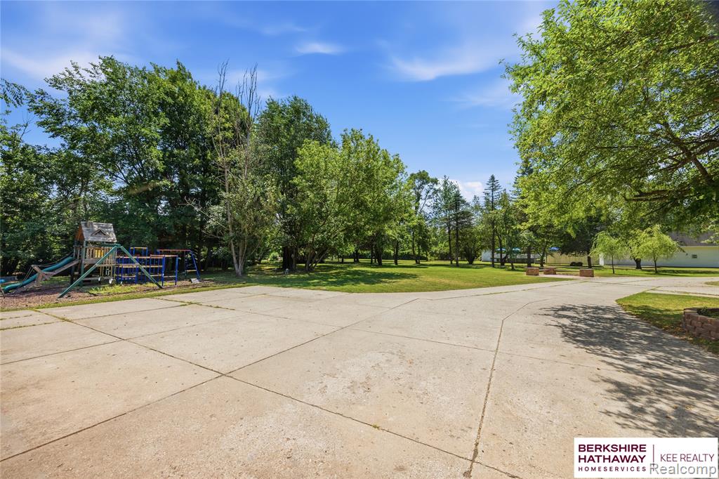 8025 Fieldcrest Drive, Brighton, MI 48116 — Photo 37