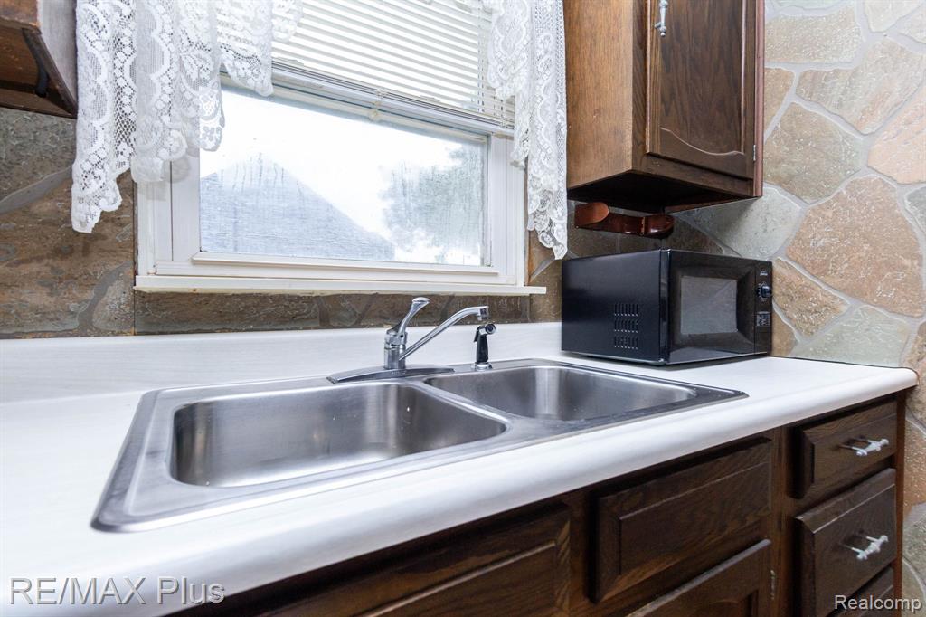 3350 N Belsay Road E, Flint, MI 48506 — Photo 13