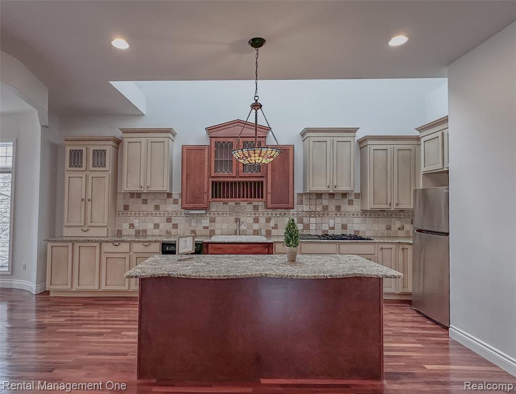 5742 PUTNAM Drive, West Bloomfield, MI 48323 — Photo 17