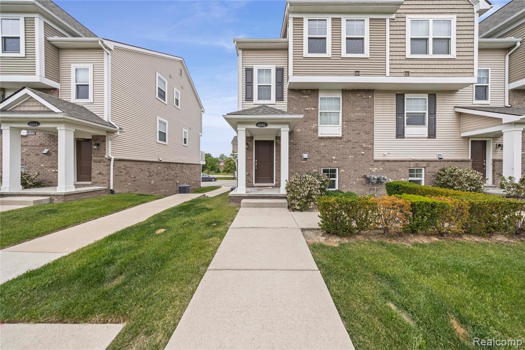 4592 Bradley Circle, Troy, MI 48085 — front exterior