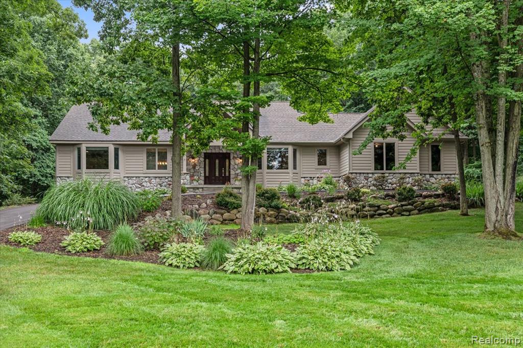 15301 Oak Hollow Drive, Holly, MI 48442 — Photo 4