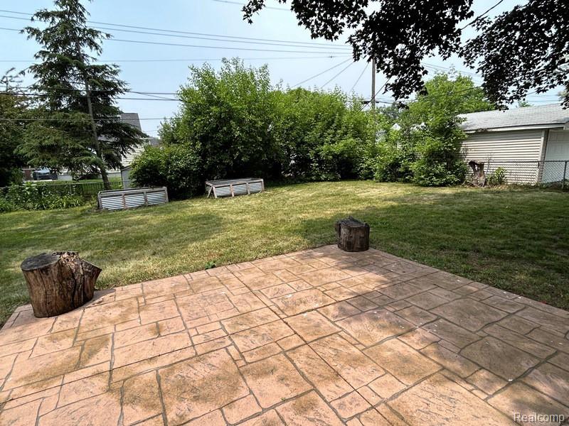817 N DORCHESTER Avenue, Royal Oak, MI 48067 — Photo 19
