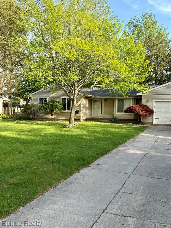 620 Carpenter Road, Flushing, MI 48433 — front exterior