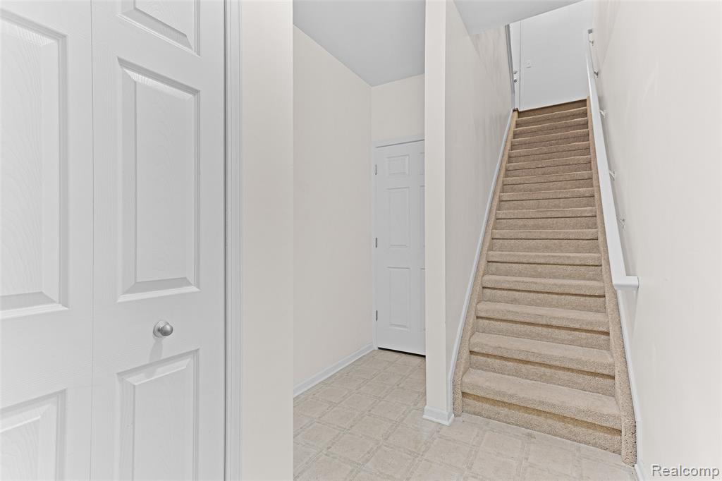 208 Amys Walk, Auburn Hills, MI 48326 — Photo 29