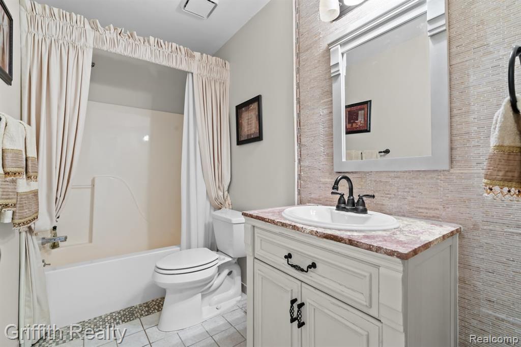 762 Elm Court, Wixom, MI 48393 — Photo 22