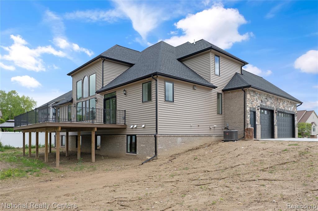 5245 BUELL Drive, Commerce Twp, MI 48382 — Photo 42