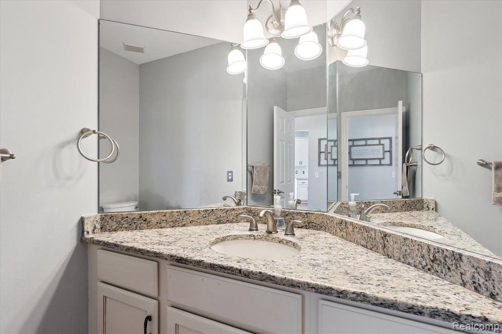 6808 OAKHURST RIDGE Road, Clarkston, MI 48348 — Photo 33