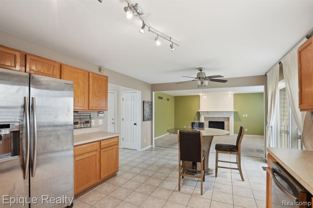 755 Lacosta Court, Pontiac, MI 48340 — Photo 9