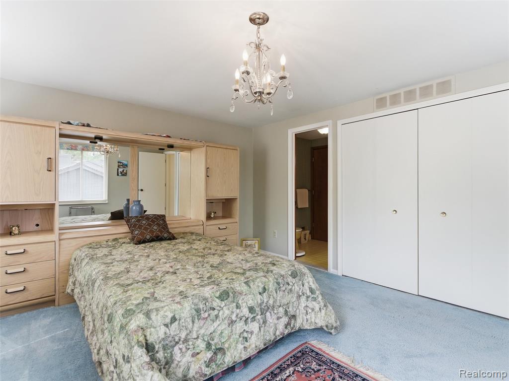 4261 Wabeek Lake Drive S, Bloomfield Hills, MI 48302 — Photo 32