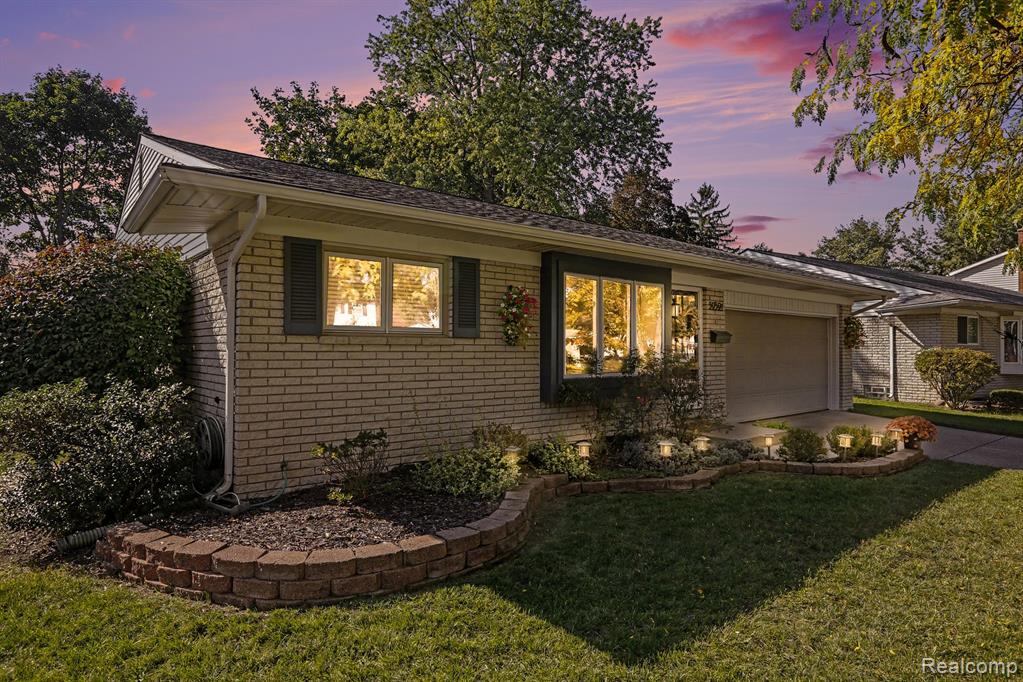 39591 Birchwood Drive, Plymouth, MI 48170